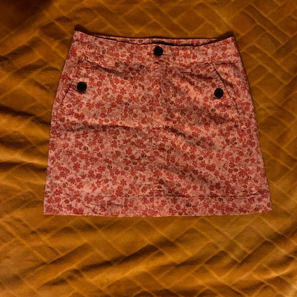 wild fable skirt size 0 but super stretchy fits like a size 2,3